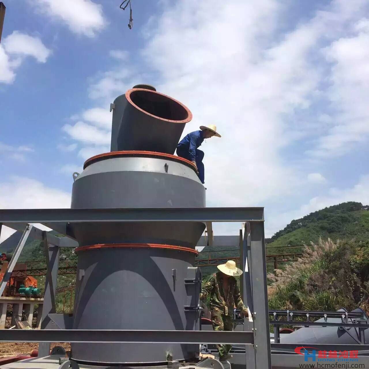 桂林鴻程，大型縱擺磨粉系統(tǒng)，HC1700，HCH980，賀州，碳酸鈣，磨粉機