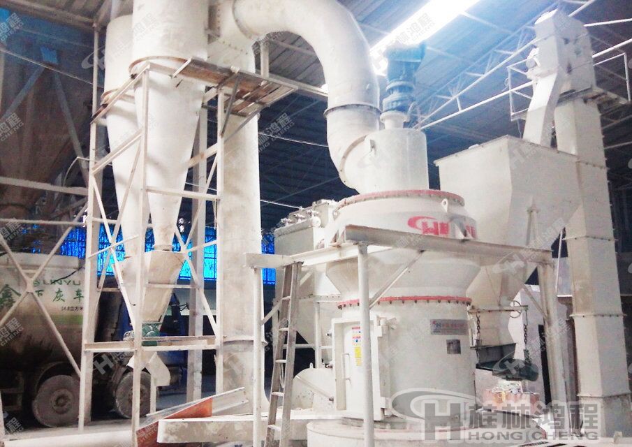 新型高效雷蒙磨粉機(jī)，200目活性炭，小型活性炭生產(chǎn)設(shè)備，活性炭整套生產(chǎn)設(shè)備