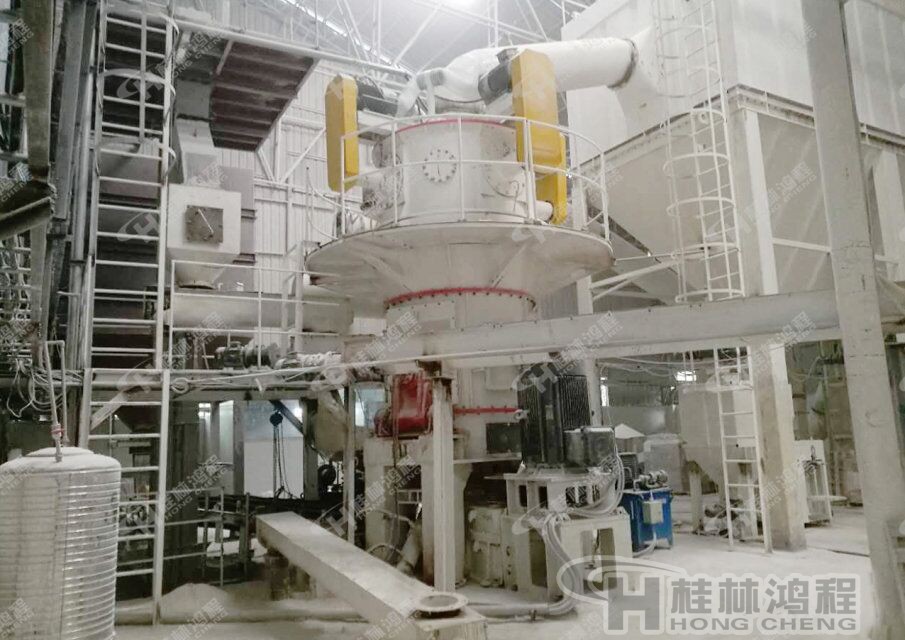 HLMX1100高純石英砂磨粉機(jī)推薦設(shè)備，桂林鴻程環(huán)保磨粉機(jī)，HLMX超細(xì)立式磨粉機(jī)