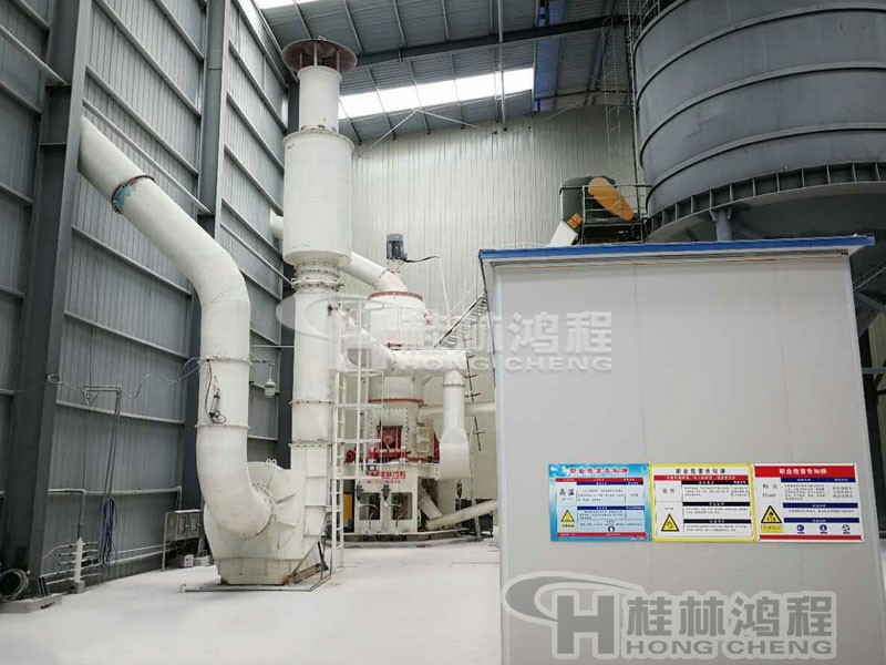 立磨機(jī),時產(chǎn)500目10噸白云石磨粉設(shè)備 立磨機(jī),時產(chǎn)500目10噸白云石磨粉設(shè)備