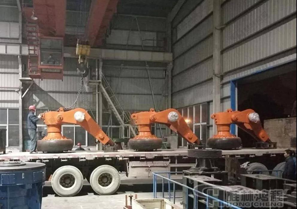 HLMX1700超細(xì)立磨發(fā)貨現(xiàn)場(chǎng)-超細(xì)立磨機(jī)大磨輥裝車