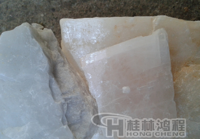 長石，長石粉，長石的用途