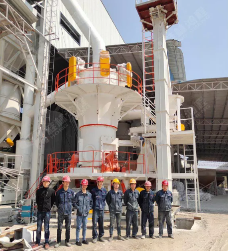 桂林鴻程磨粉機(jī)安裝工人五一堅(jiān)守崗位，保證客戶磨粉生產(chǎn)線按計(jì)劃投產(chǎn)