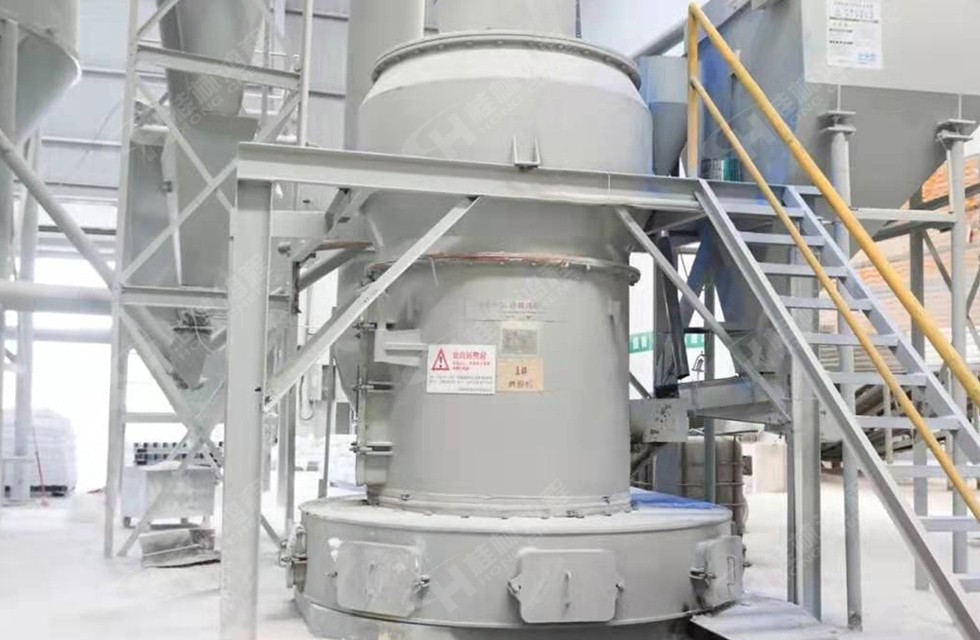 四川某市HC1500擺式磨粉機(jī)生產(chǎn)線投產(chǎn)：白云石粉325目，時(shí)產(chǎn)6噸